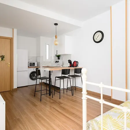 Rosales Canteras Apartment *